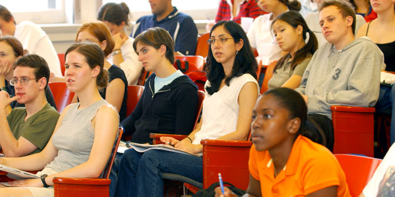 hundreds-of-yale-students-cram-into-prof-s-class-on-happiness-here-s