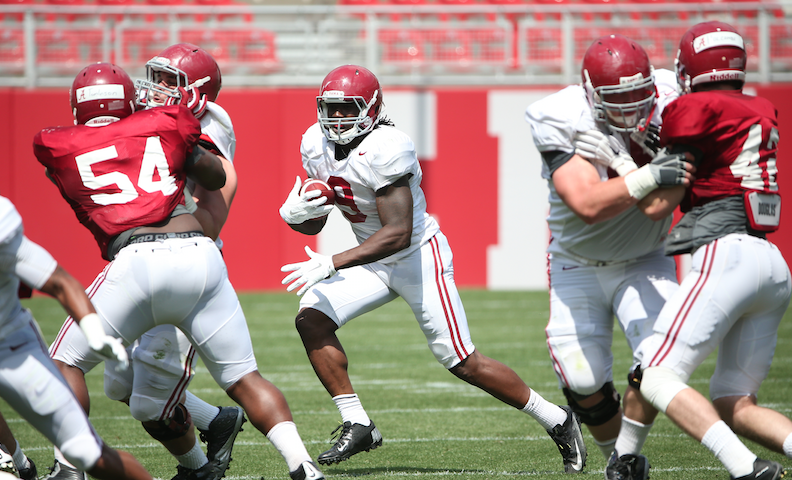 Bo Scarbrough takes a hand off in Alabama's first scrimmage. (Photo via UA Athletics) 