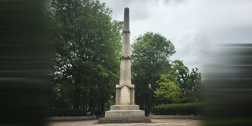 The monument in question in Linn Park 