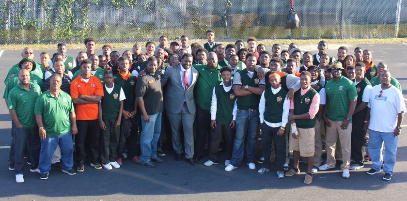 Former Alabama Standout Marcell Dareus Provides His Own Cheering