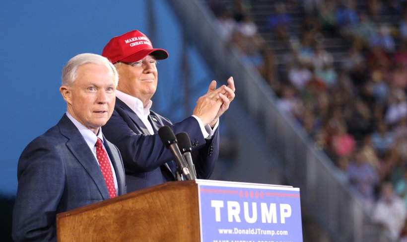 Jeff Sessions speaks at Donald Trump's campaign rally in Mobile, Ala. (Photo: Screenshot)