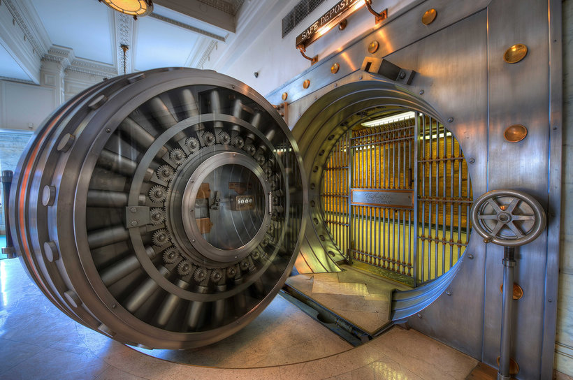 bank abandoned safe deposit boxes auction