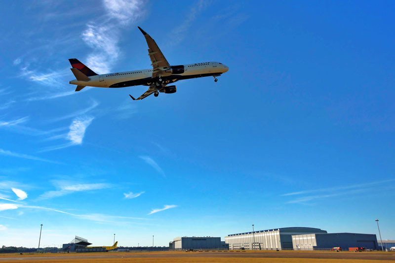  The first Airbus A321 built in Mobile for Delta Air Lines conducts a test flight over the Mobile plant. The plan will fly over the Iron Bowl prior to kickoff on Saturday n Tuscaloosa. (Airbus)