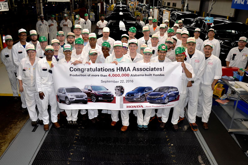 Honda workers celebrate the production of the 4 millionth Alabama-made vehicle. (Image: Honda)