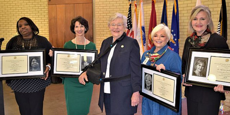 Gov Kay Ivey And Association Of The Us Army Honor Outstanding Tuscaloosa Women Yellowhammer 