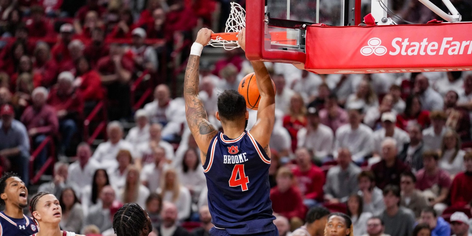 Auburn Basketball Climbs To No. 16 In AP Poll After Arkansas Beatdown ...